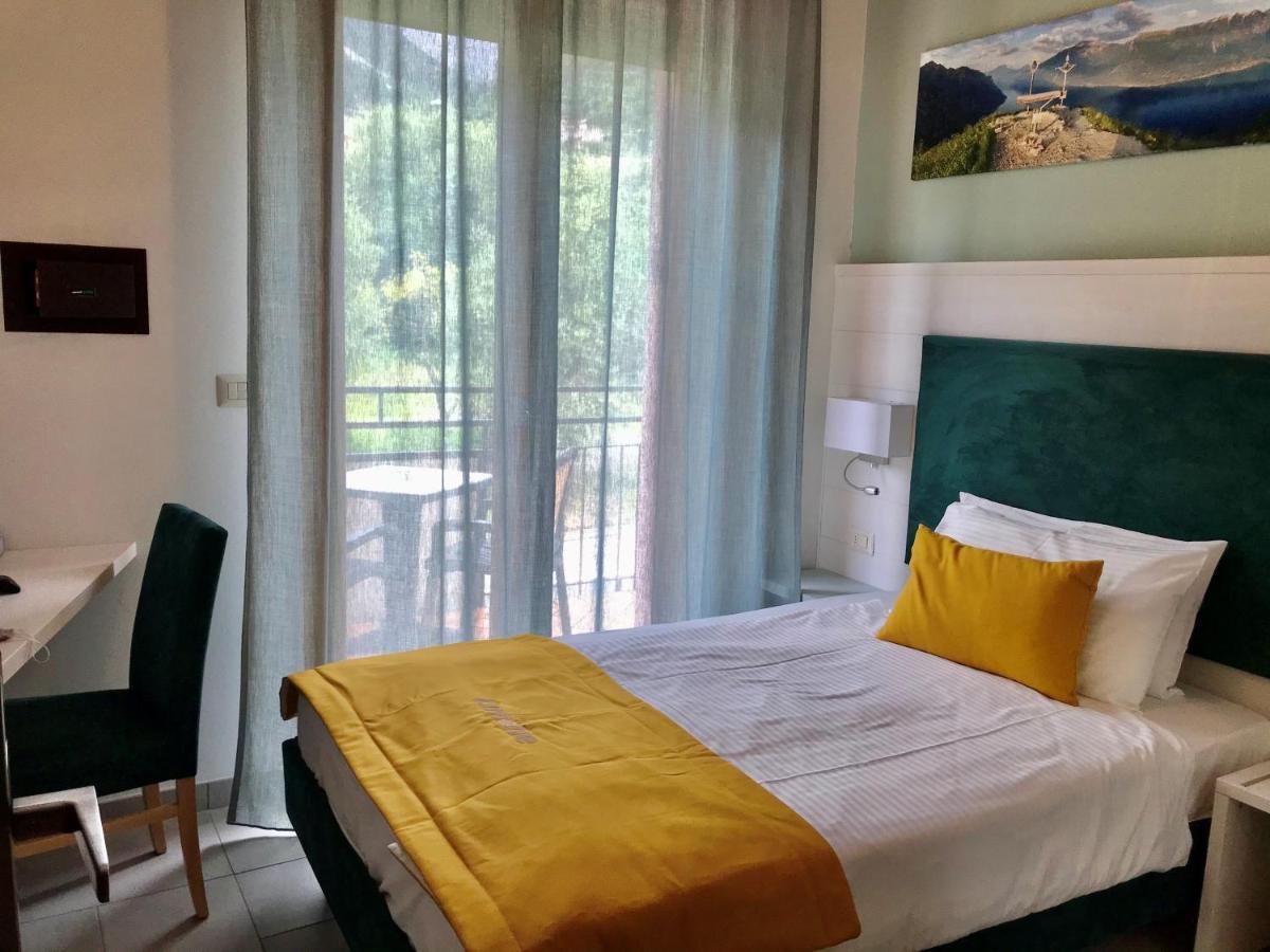 Hotel Limone Limone sul Garda Exterior photo